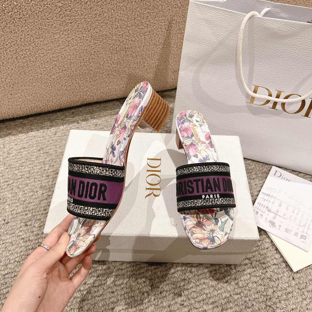 代购级别！经典迪奥logo电脑绣帆布方跟拖鞋，上乘美艳力作 dior专柜最火春夏系列 兼备气质 时尚 经