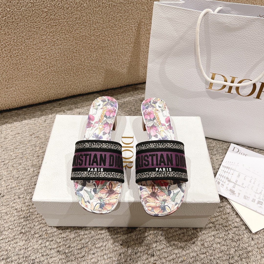 代购级别！经典迪奥logo电脑绣帆布方跟拖鞋，上乘美艳力作 dior专柜最火春夏系列 兼备气质 时尚 经