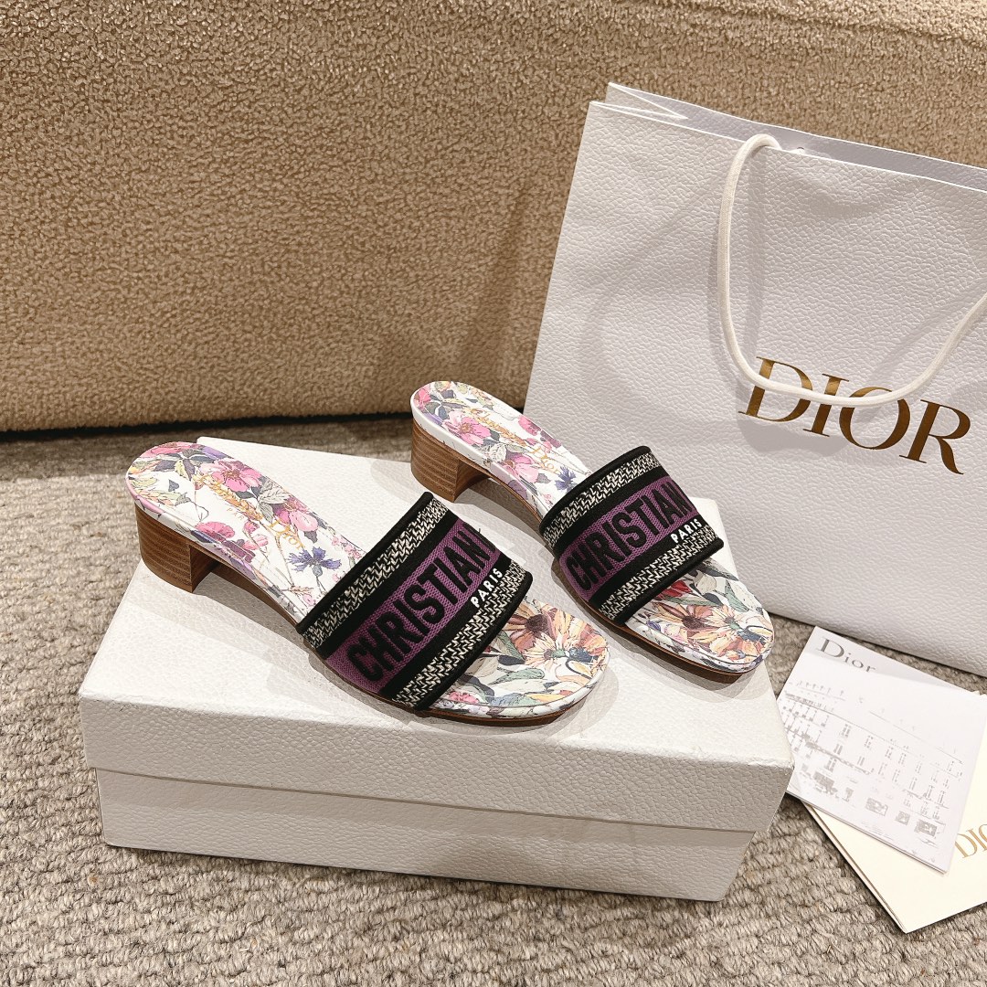 代购级别！经典迪奥logo电脑绣帆布方跟拖鞋，上乘美艳力作 dior专柜最火春夏系列 兼备气质 时尚 经
