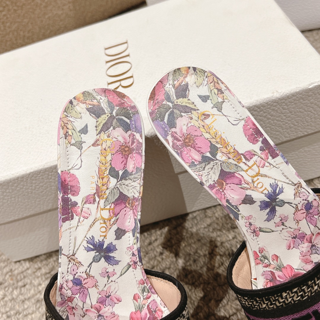 代购级别！经典迪奥logo电脑绣帆布方跟拖鞋，上乘美艳力作 dior专柜最火春夏系列 兼备气质 时尚 经