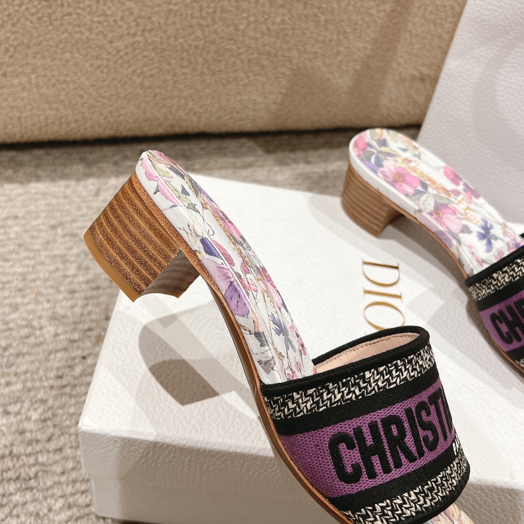 代购级别！经典迪奥logo电脑绣帆布方跟拖鞋，上乘美艳力作 dior专柜最火春夏系列 兼备气质 时尚 经