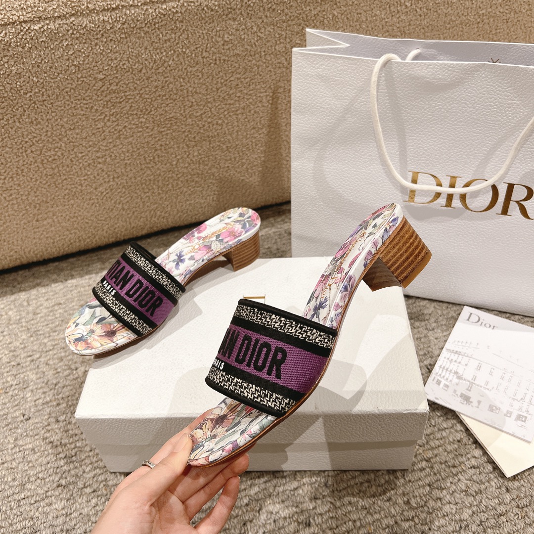 代购级别！经典迪奥logo电脑绣帆布方跟拖鞋，上乘美艳力作 dior专柜最火春夏系列 兼备气质 时尚 经