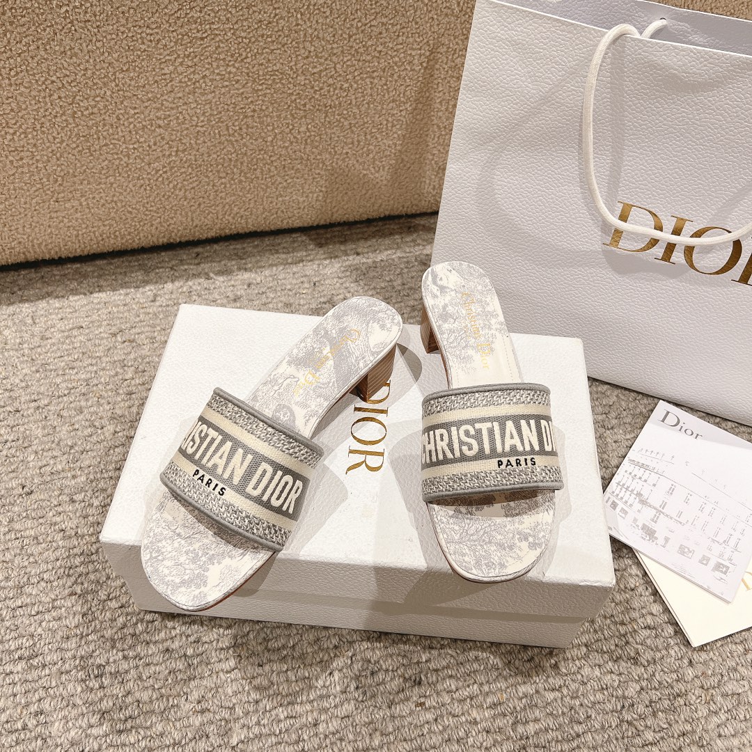 代购级别！经典迪奥logo电脑绣帆布方跟拖鞋，上乘美艳力作 dior专柜最火春夏系列 兼备气质 时尚 经