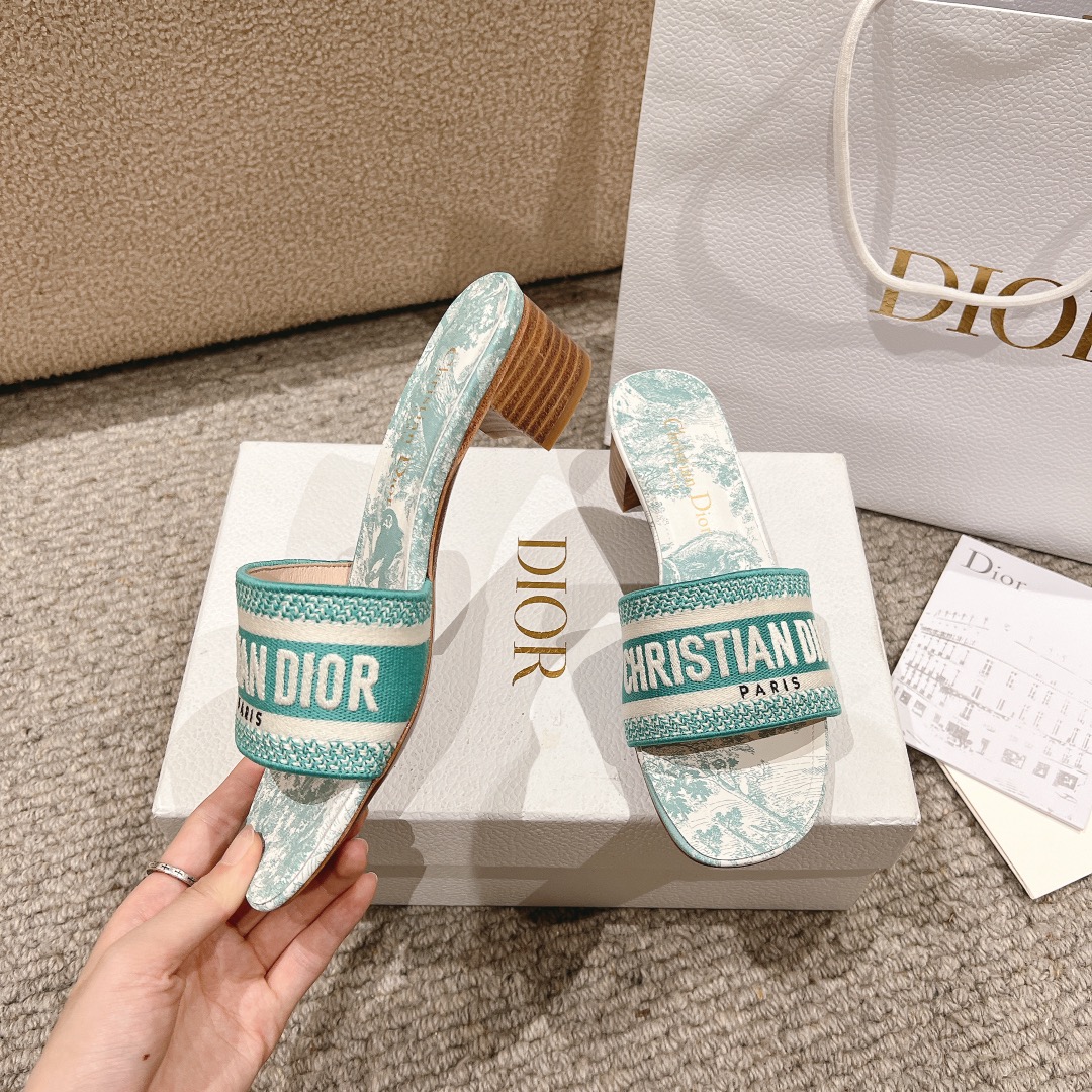 代购级别！经典迪奥logo电脑绣帆布方跟拖鞋，上乘美艳力作 dior专柜最火春夏系列 兼备气质 时尚 经