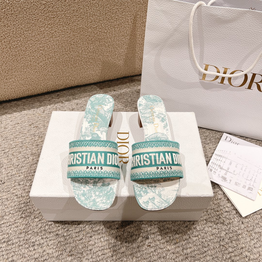 代购级别！经典迪奥logo电脑绣帆布方跟拖鞋，上乘美艳力作 dior专柜最火春夏系列 兼备气质 时尚 经