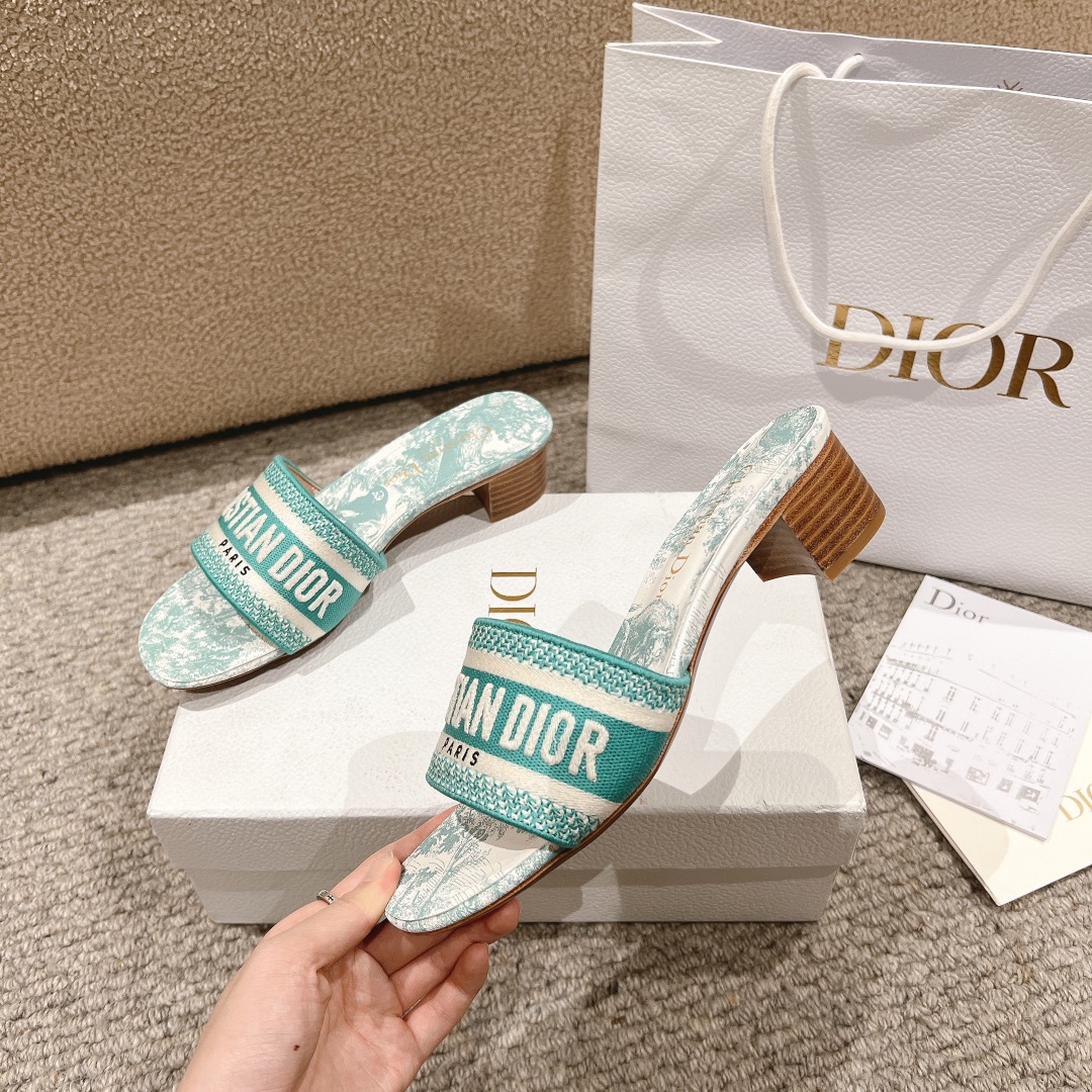 代购级别！经典迪奥logo电脑绣帆布方跟拖鞋，上乘美艳力作 dior专柜最火春夏系列 兼备气质 时尚 经