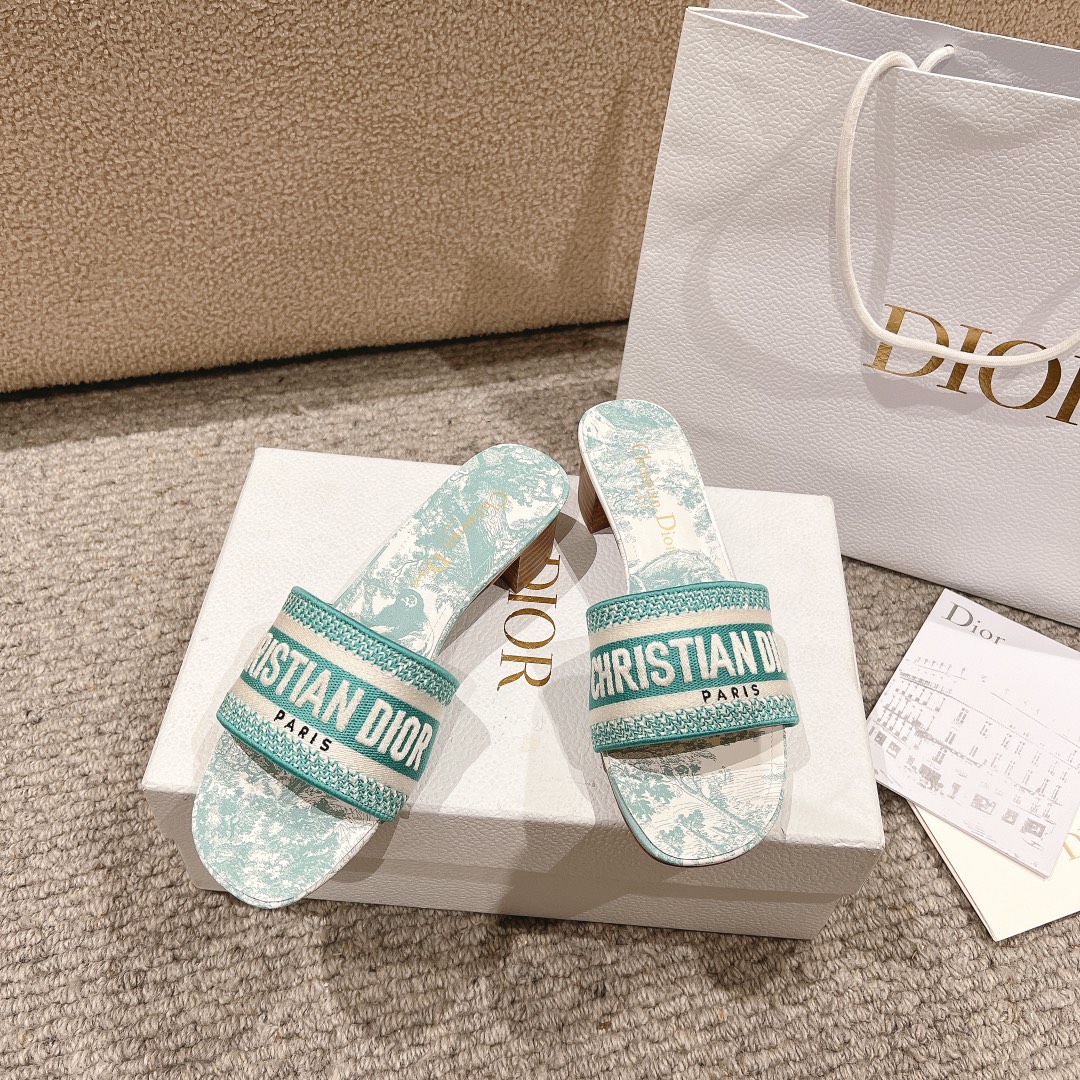 代购级别！经典迪奥logo电脑绣帆布方跟拖鞋，上乘美艳力作 dior专柜最火春夏系列 兼备气质 时尚 经