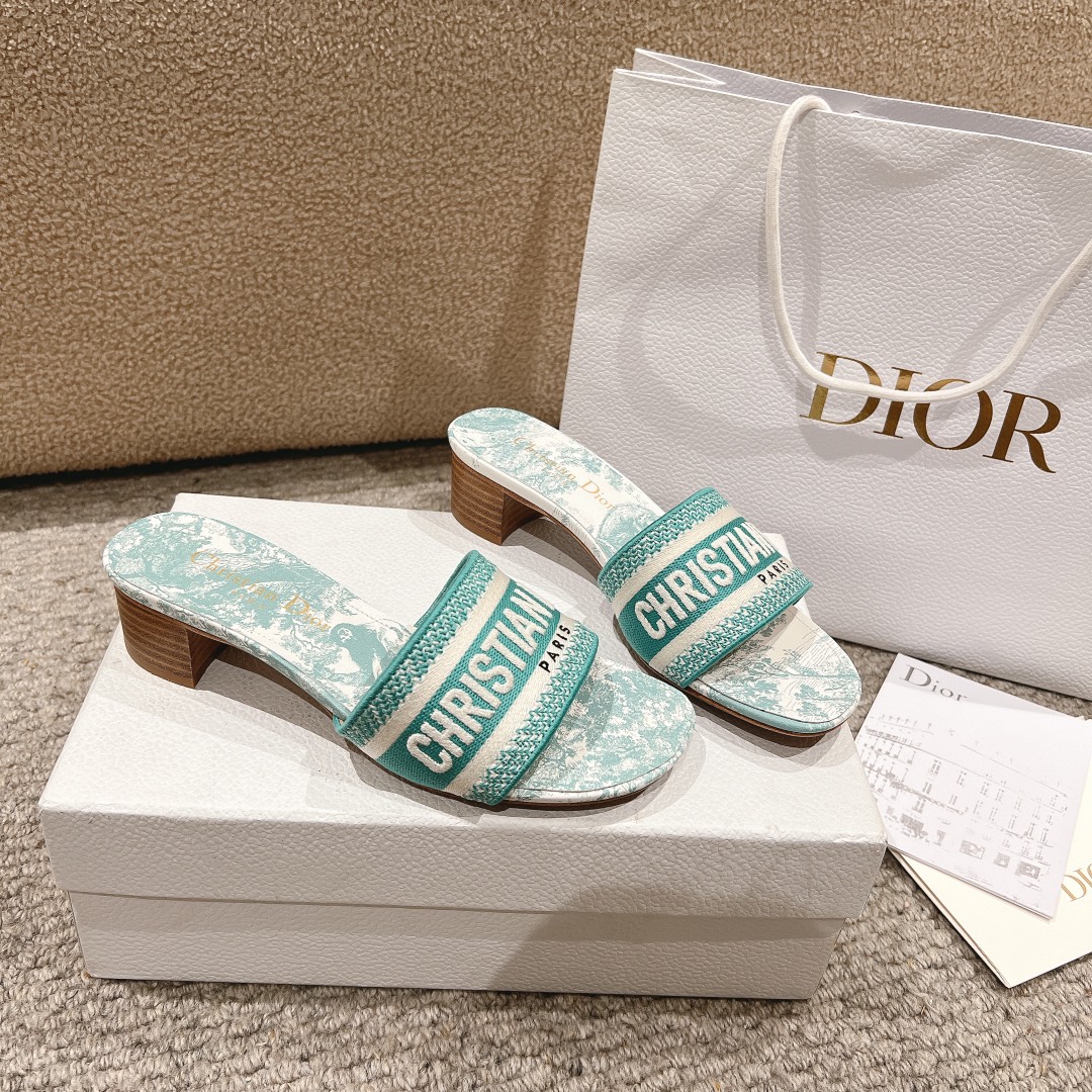 代购级别！经典迪奥logo电脑绣帆布方跟拖鞋，上乘美艳力作 dior专柜最火春夏系列 兼备气质 时尚 经