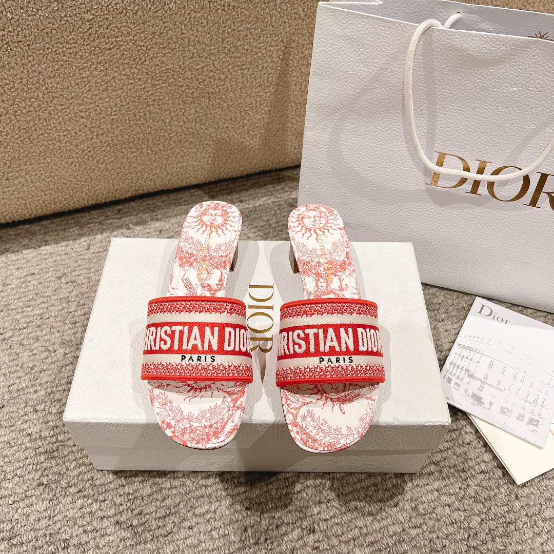 代购级别！经典迪奥logo电脑绣帆布方跟拖鞋，上乘美艳力作 dior专柜最火春夏系列 兼备气质 时尚 经