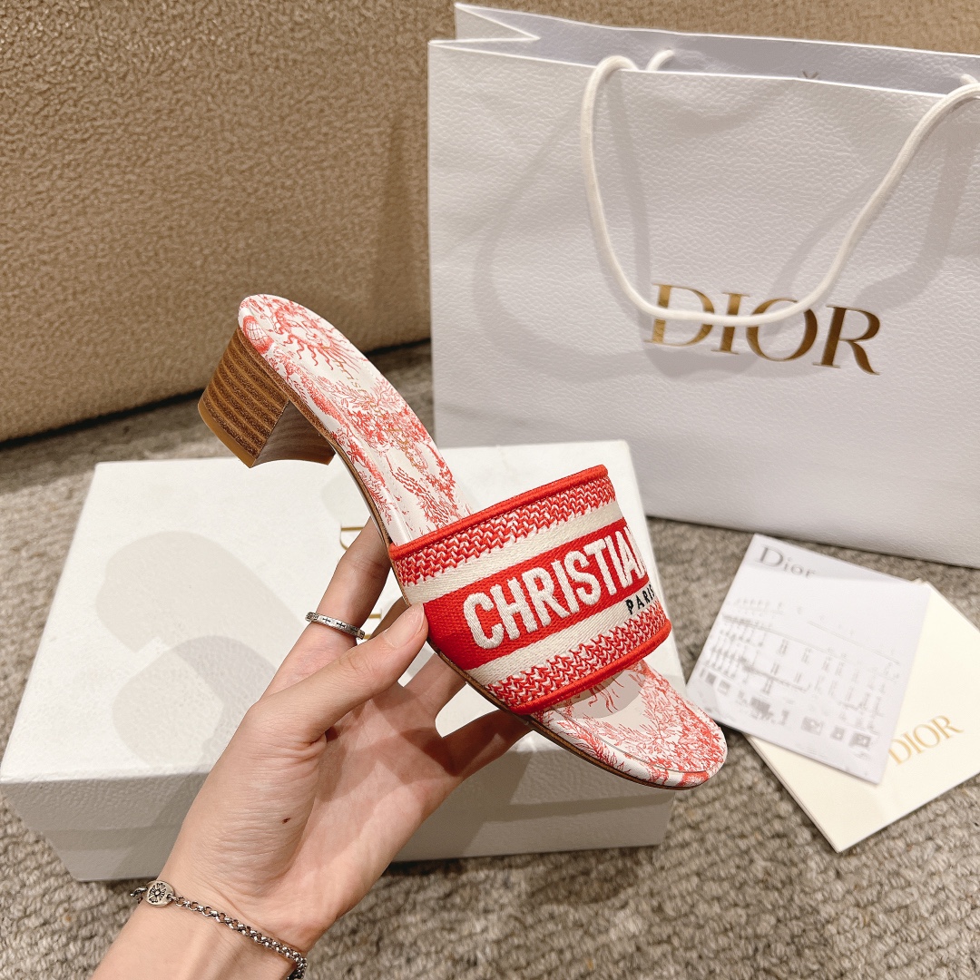 代购级别！经典迪奥logo电脑绣帆布方跟拖鞋，上乘美艳力作 dior专柜最火春夏系列 兼备气质 时尚 经