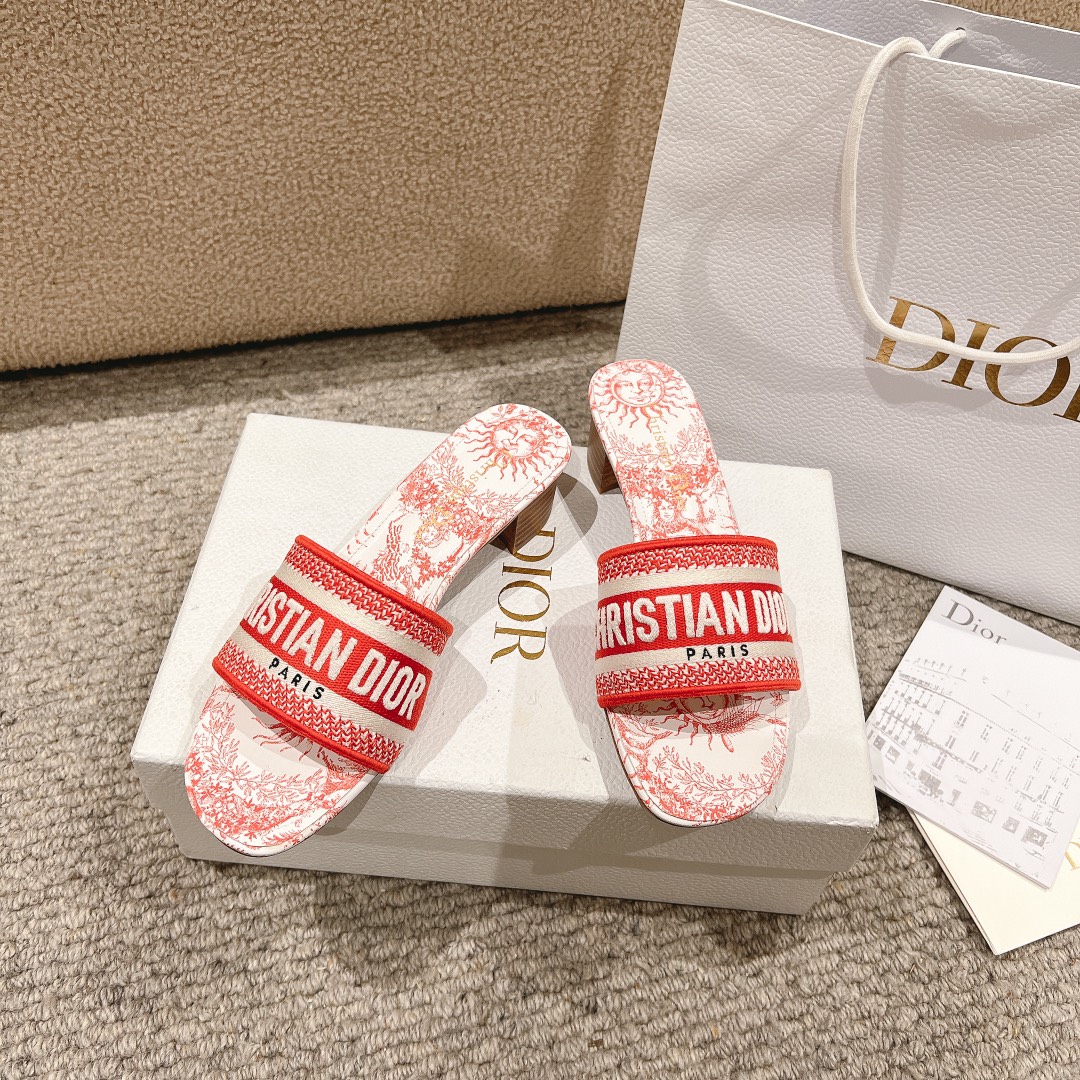 代购级别！经典迪奥logo电脑绣帆布方跟拖鞋，上乘美艳力作 dior专柜最火春夏系列 兼备气质 时尚 经