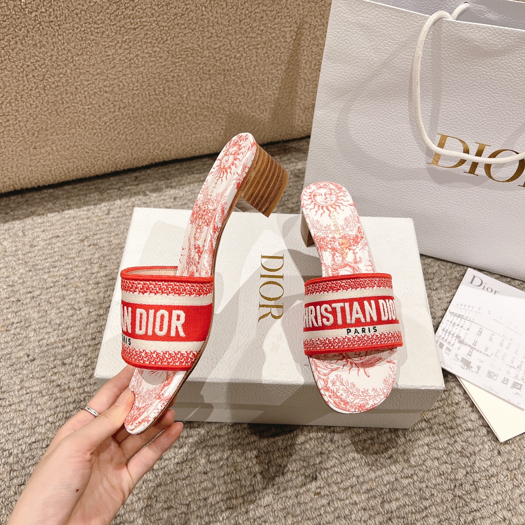 代购级别！经典迪奥logo电脑绣帆布方跟拖鞋，上乘美艳力作 dior专柜最火春夏系列 兼备气质 时尚 经
