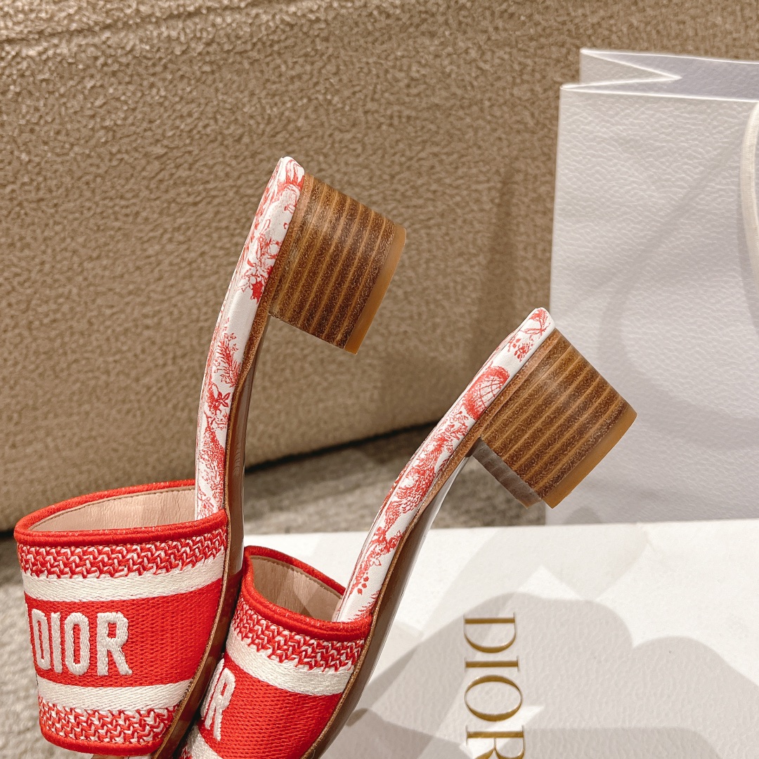 代购级别！经典迪奥logo电脑绣帆布方跟拖鞋，上乘美艳力作 dior专柜最火春夏系列 兼备气质 时尚 经