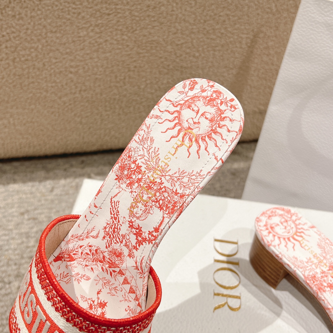 代购级别！经典迪奥logo电脑绣帆布方跟拖鞋，上乘美艳力作 dior专柜最火春夏系列 兼备气质 时尚 经