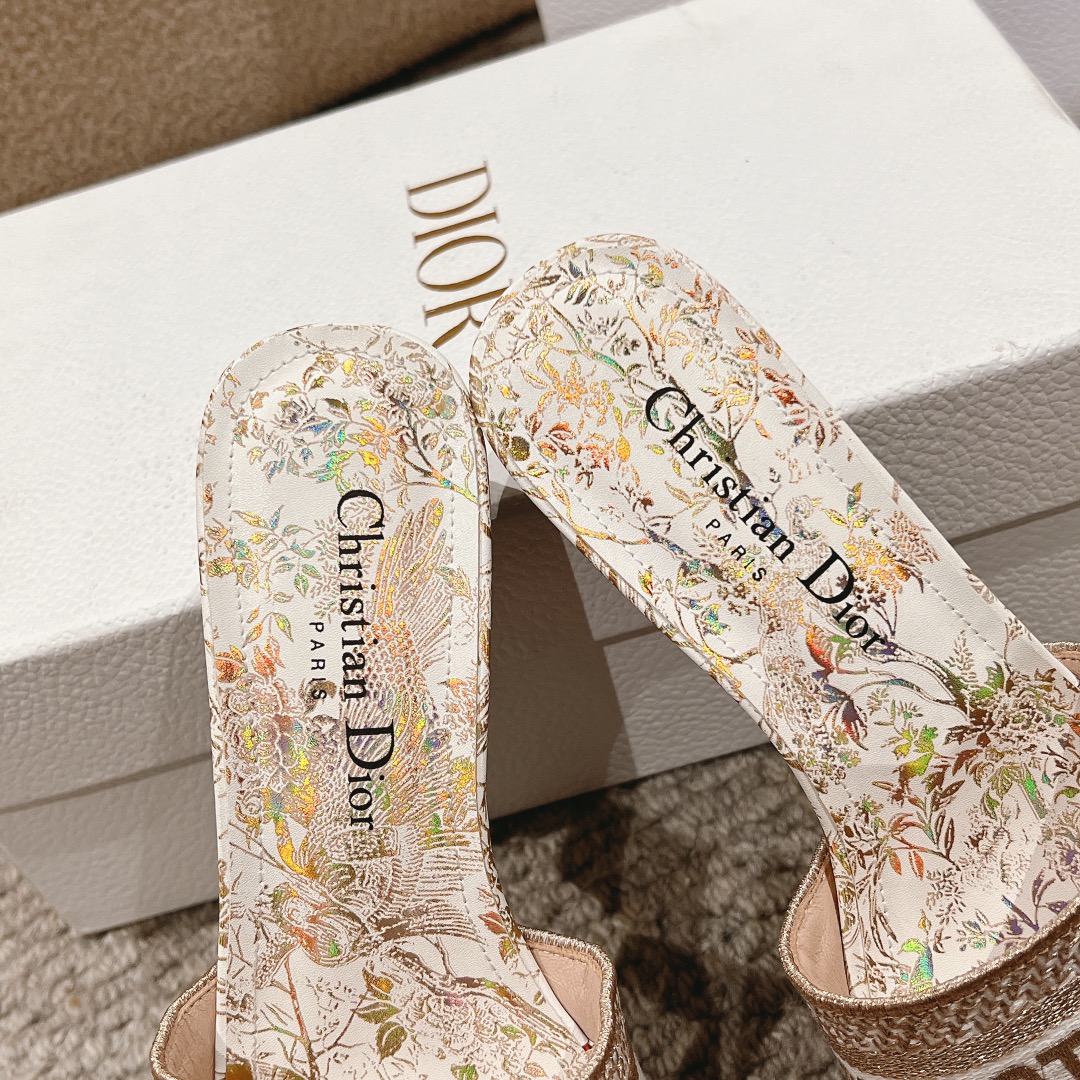 代购级别！经典迪奥logo电脑绣帆布方跟拖鞋，上乘美艳力作 dior专柜最火春夏系列 兼备气质 时尚 经