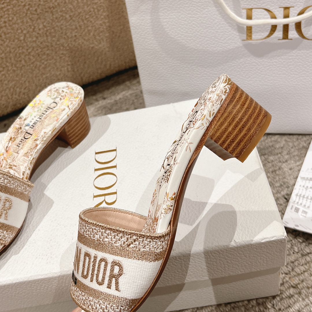 代购级别！经典迪奥logo电脑绣帆布方跟拖鞋，上乘美艳力作 dior专柜最火春夏系列 兼备气质 时尚 经