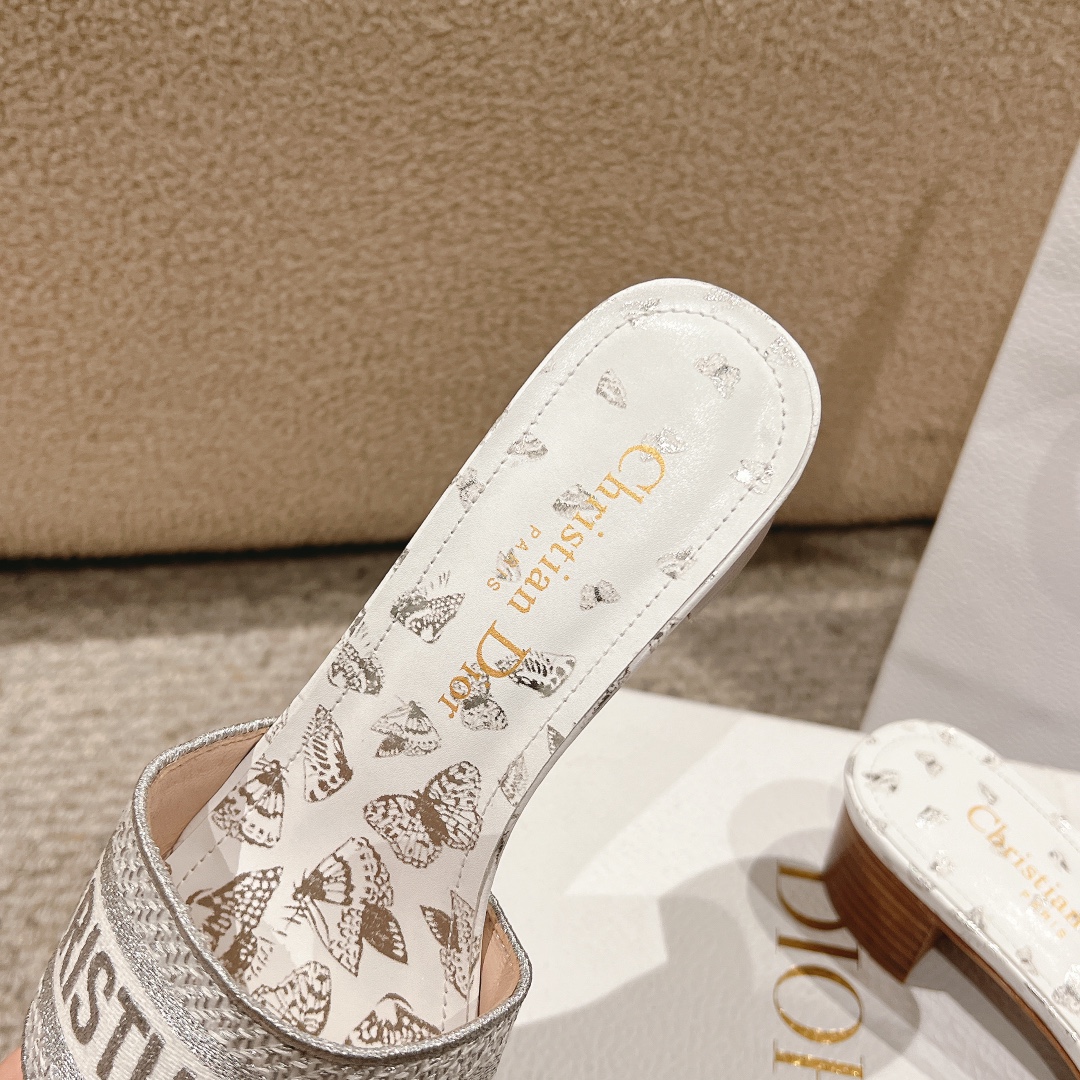 代购级别！经典迪奥logo电脑绣帆布方跟拖鞋，上乘美艳力作 dior专柜最火春夏系列 兼备气质 时尚 经