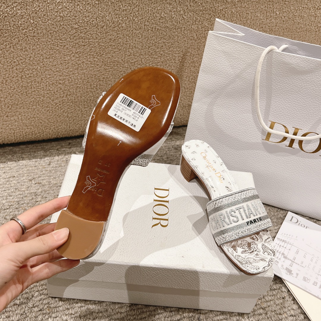 代购级别！经典迪奥logo电脑绣帆布方跟拖鞋，上乘美艳力作 dior专柜最火春夏系列 兼备气质 时尚 经