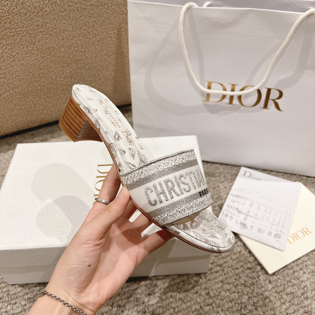 代购级别！经典迪奥logo电脑绣帆布方跟拖鞋，上乘美艳力作 dior专柜最火春夏系列 兼备气质 时尚 经