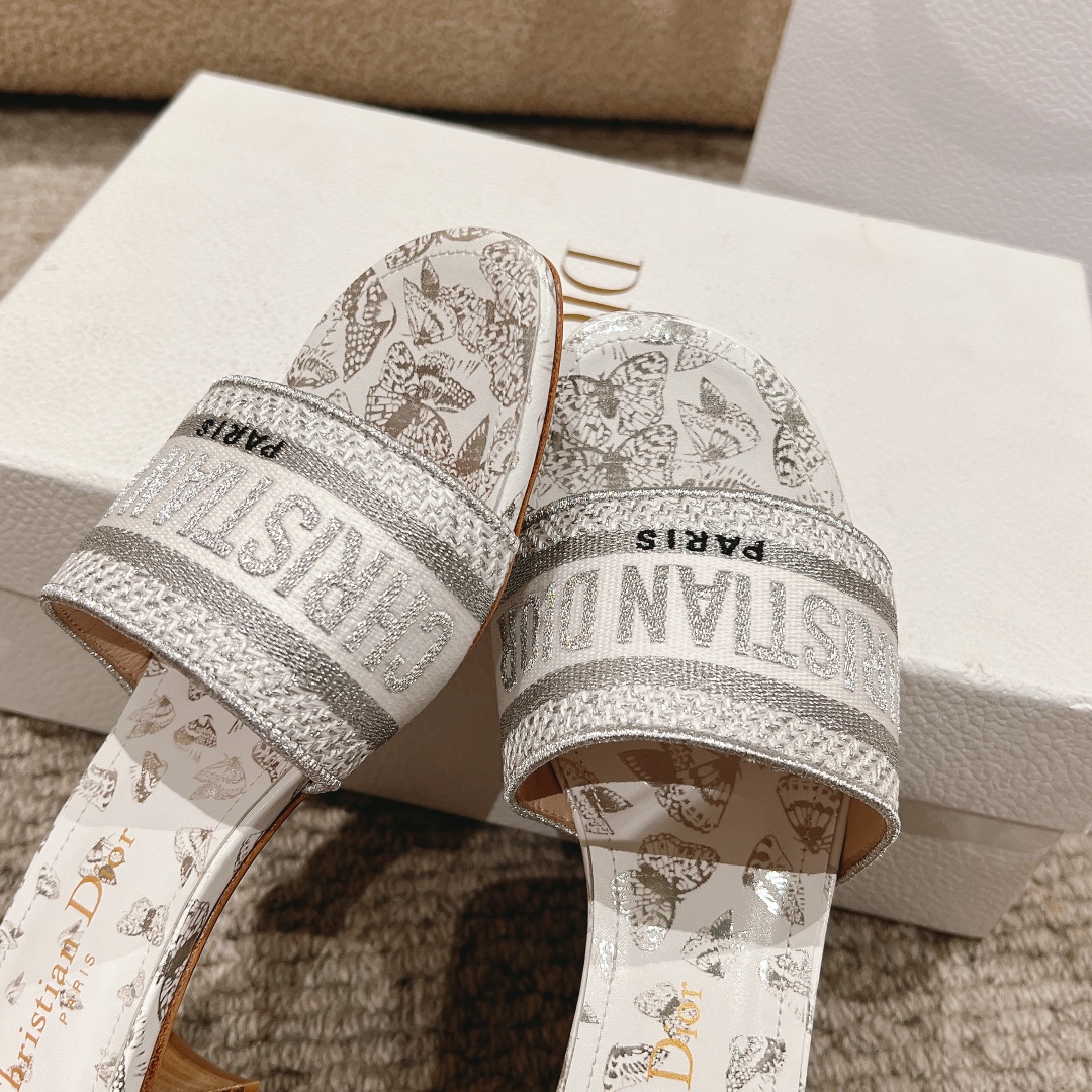 代购级别！经典迪奥logo电脑绣帆布方跟拖鞋，上乘美艳力作 dior专柜最火春夏系列 兼备气质 时尚 经