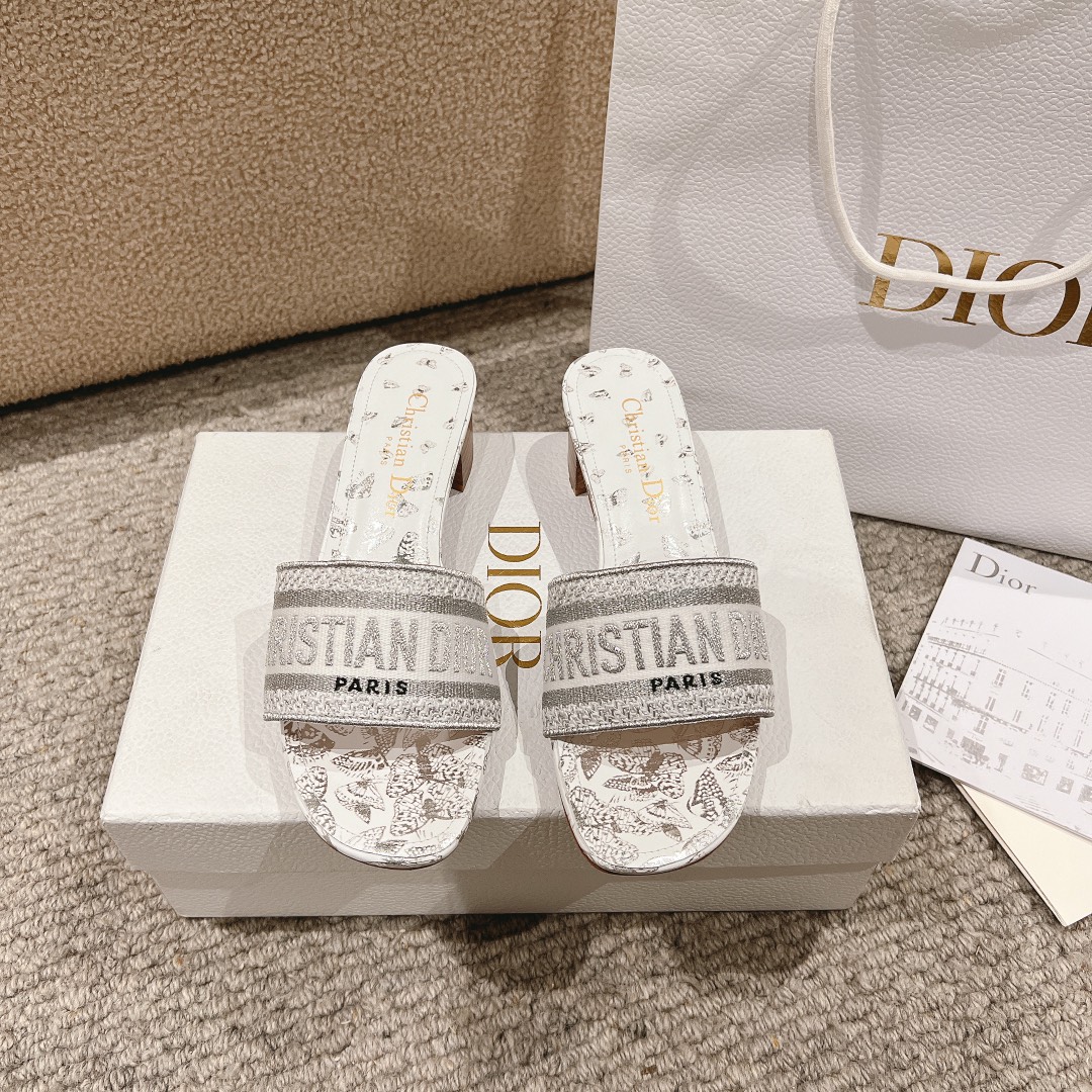 代购级别！经典迪奥logo电脑绣帆布方跟拖鞋，上乘美艳力作 dior专柜最火春夏系列 兼备气质 时尚 经