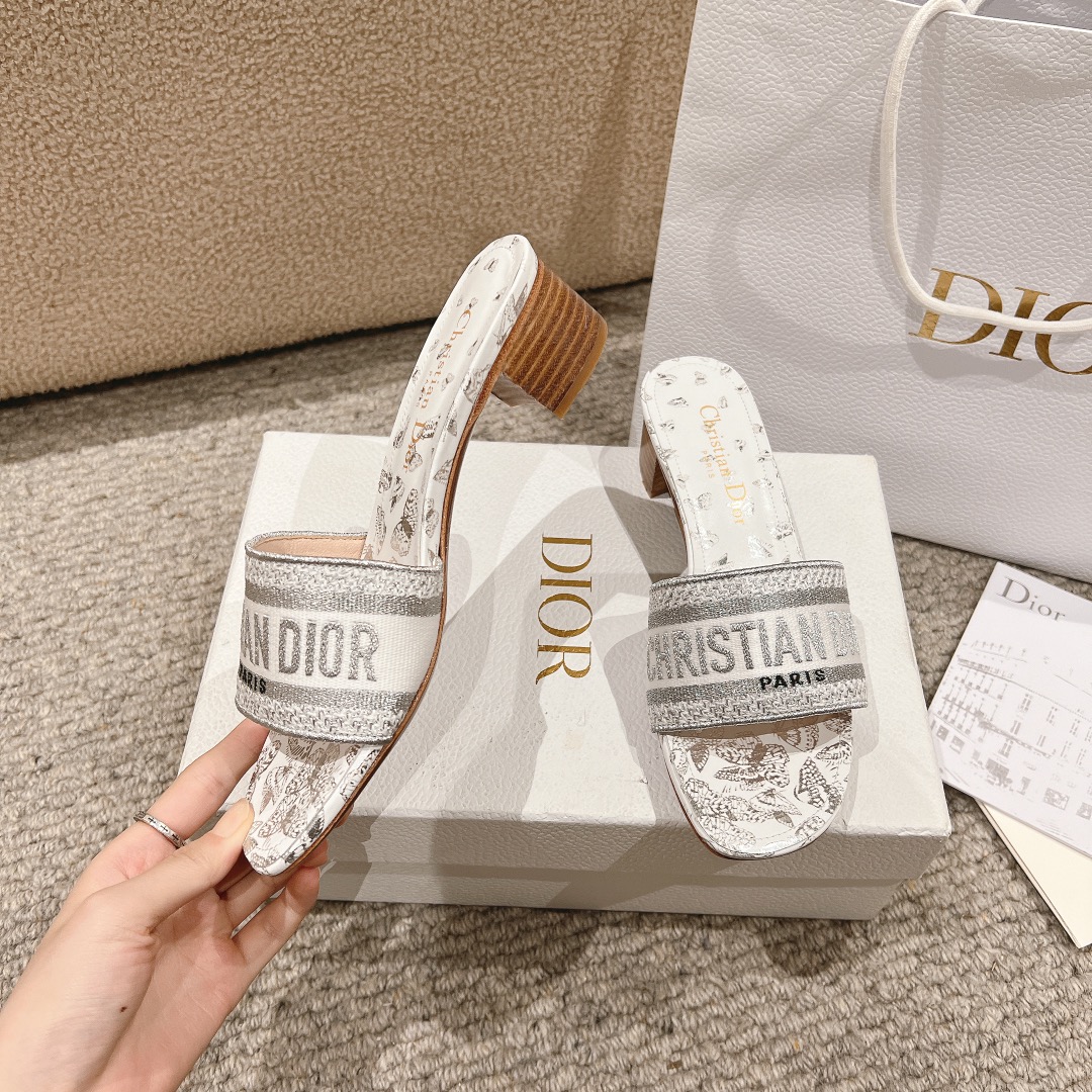 代购级别！经典迪奥logo电脑绣帆布方跟拖鞋，上乘美艳力作 dior专柜最火春夏系列 兼备气质 时尚 经