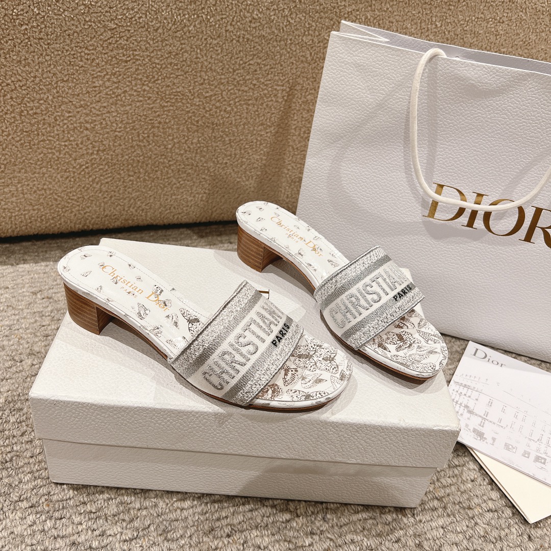 代购级别！经典迪奥logo电脑绣帆布方跟拖鞋，上乘美艳力作 dior专柜最火春夏系列 兼备气质 时尚 经