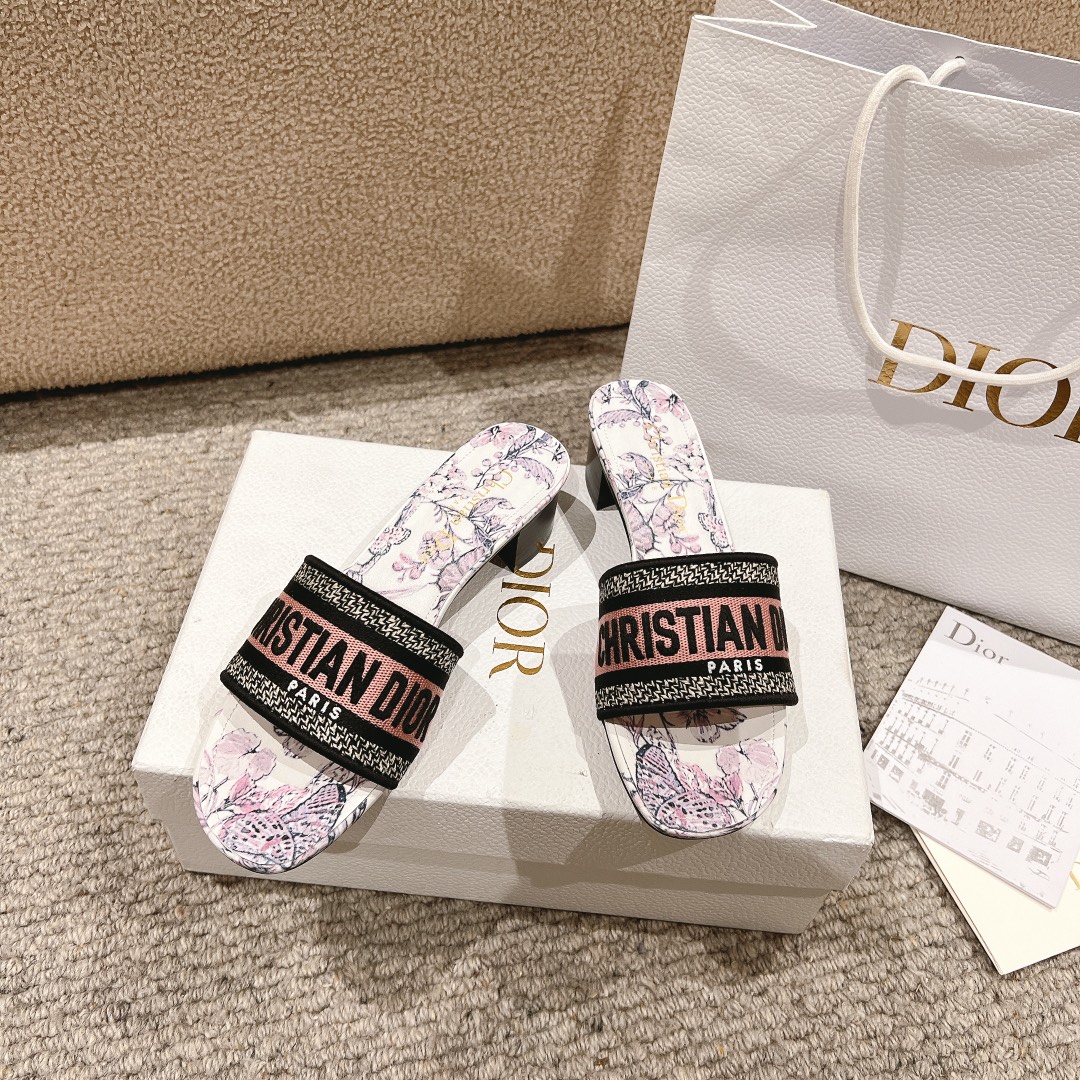 代购级别！经典迪奥logo电脑绣帆布方跟拖鞋，上乘美艳力作 dior专柜最火春夏系列 兼备气质 时尚 经