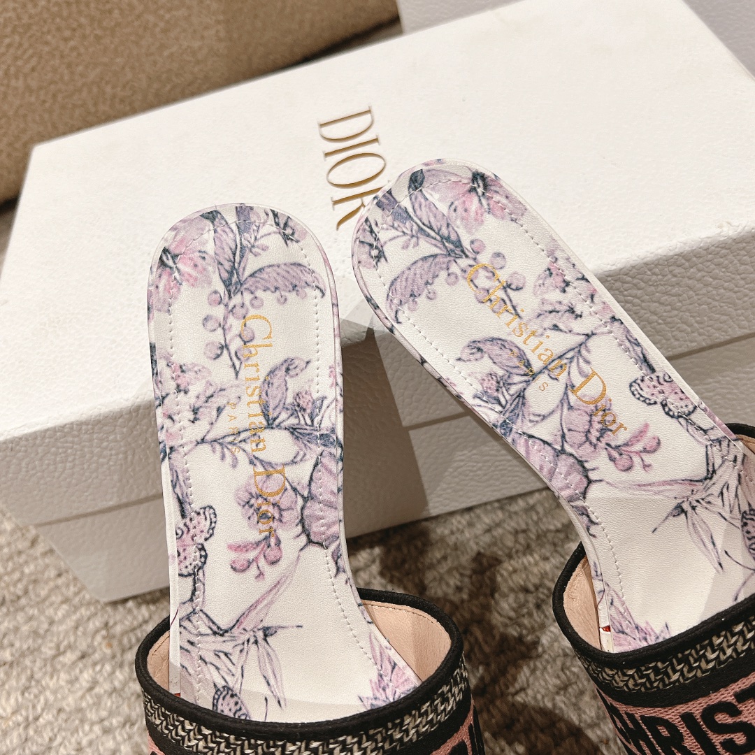 代购级别！经典迪奥logo电脑绣帆布方跟拖鞋，上乘美艳力作 dior专柜最火春夏系列 兼备气质 时尚 经