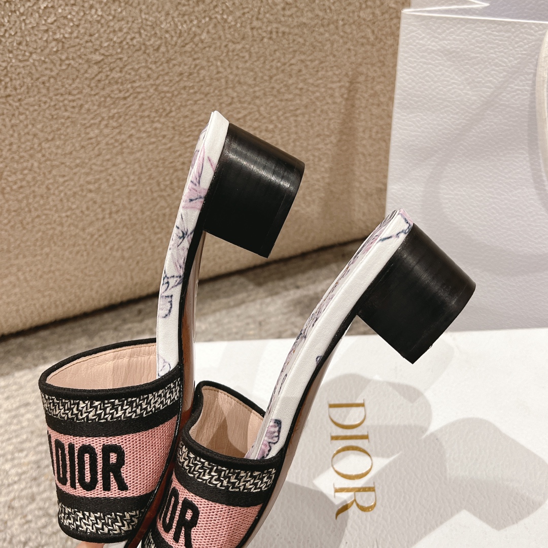 代购级别！经典迪奥logo电脑绣帆布方跟拖鞋，上乘美艳力作 dior专柜最火春夏系列 兼备气质 时尚 经