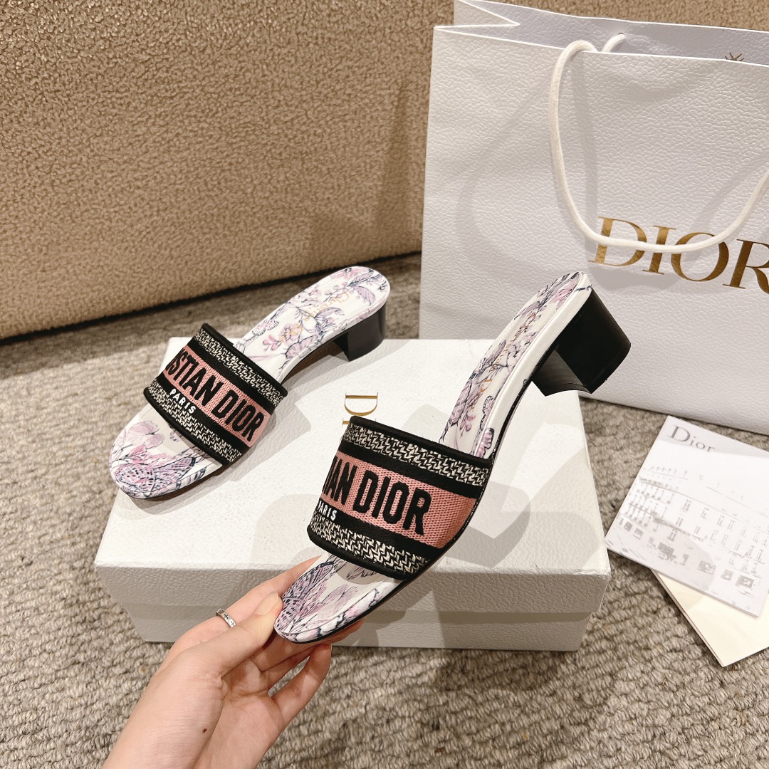 代购级别！经典迪奥logo电脑绣帆布方跟拖鞋，上乘美艳力作 dior专柜最火春夏系列 兼备气质 时尚 经