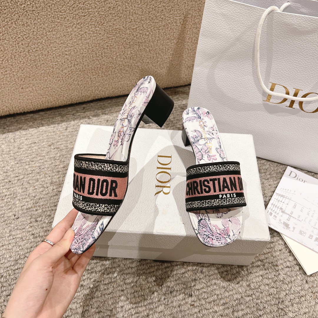代购级别！经典迪奥logo电脑绣帆布方跟拖鞋，上乘美艳力作 dior专柜最火春夏系列 兼备气质 时尚 经