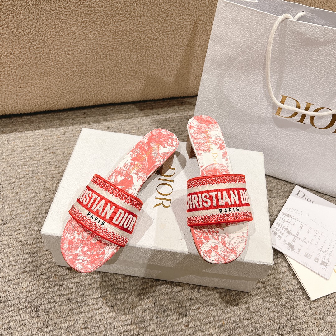 代购级别！经典迪奥logo电脑绣帆布方跟拖鞋，上乘美艳力作 dior专柜最火春夏系列 兼备气质 时尚 经