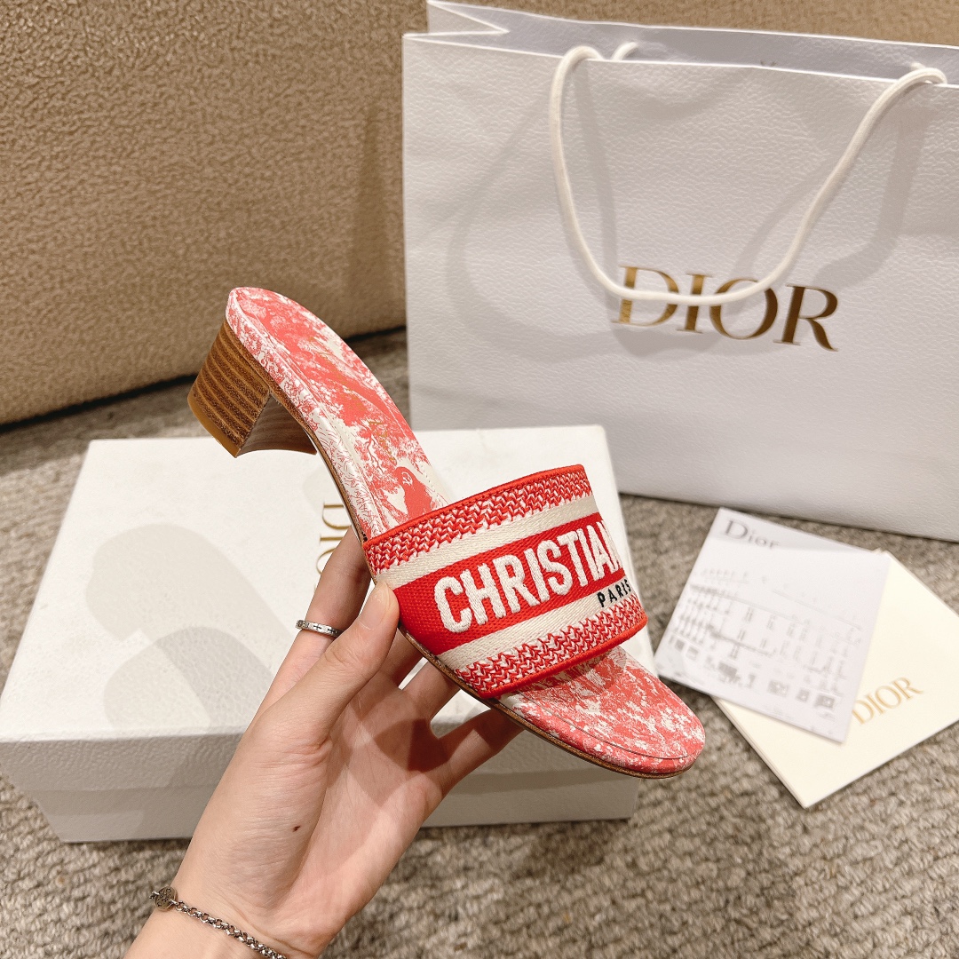 代购级别！经典迪奥logo电脑绣帆布方跟拖鞋，上乘美艳力作 dior专柜最火春夏系列 兼备气质 时尚 经