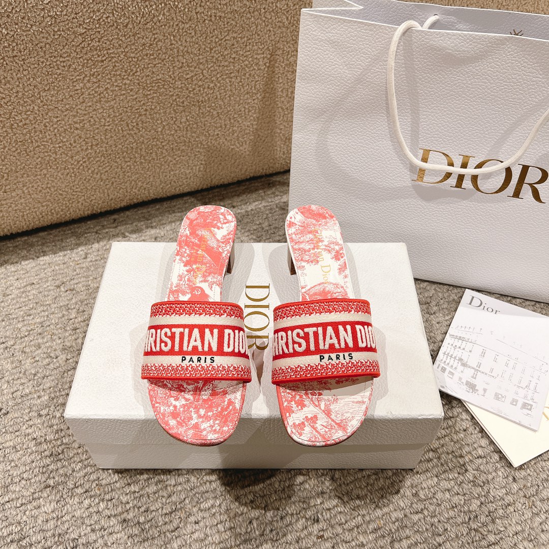 代购级别！经典迪奥logo电脑绣帆布方跟拖鞋，上乘美艳力作 dior专柜最火春夏系列 兼备气质 时尚 经
