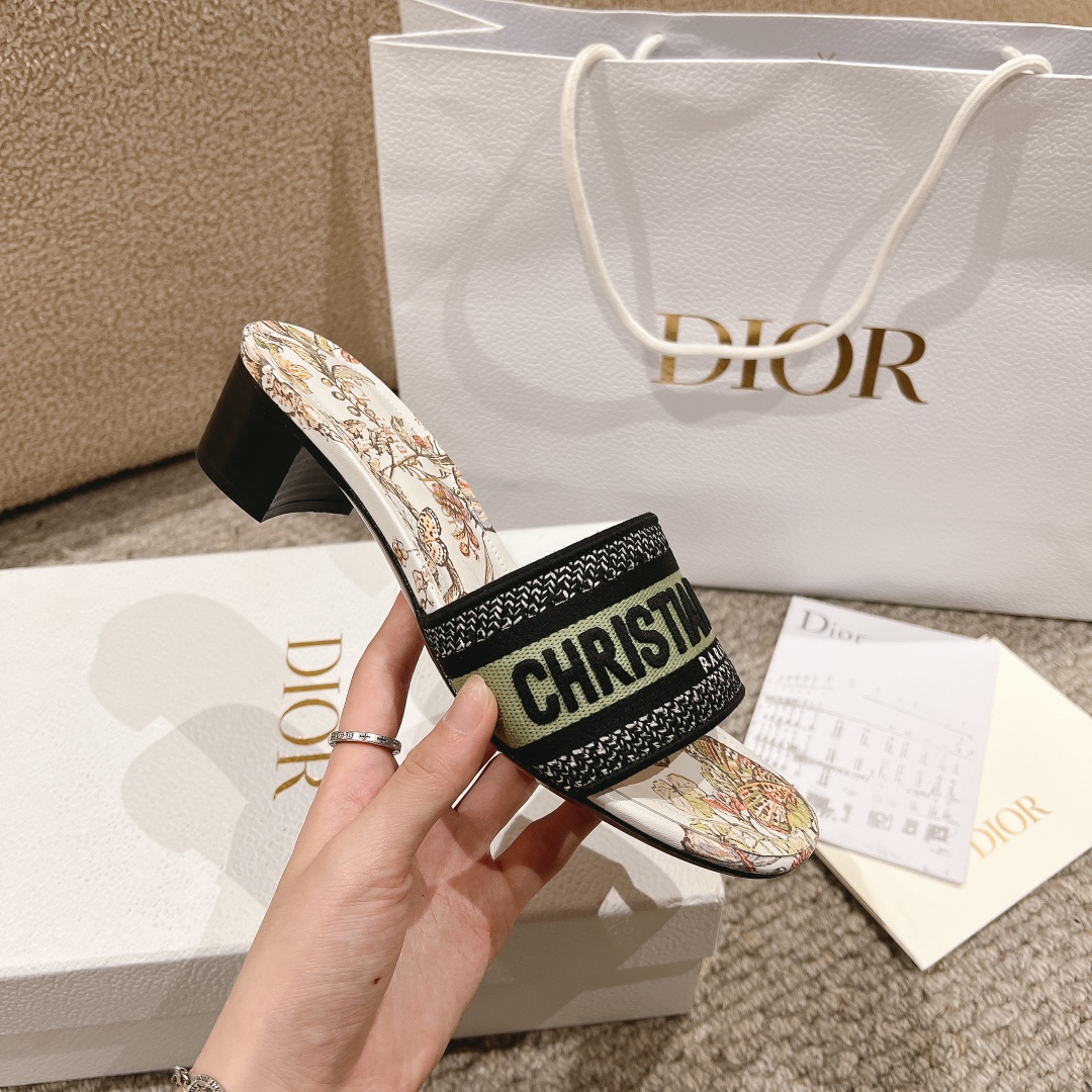 代购级别！经典迪奥logo电脑绣帆布方跟拖鞋，上乘美艳力作 dior专柜最火春夏系列 兼备气质 时尚 经