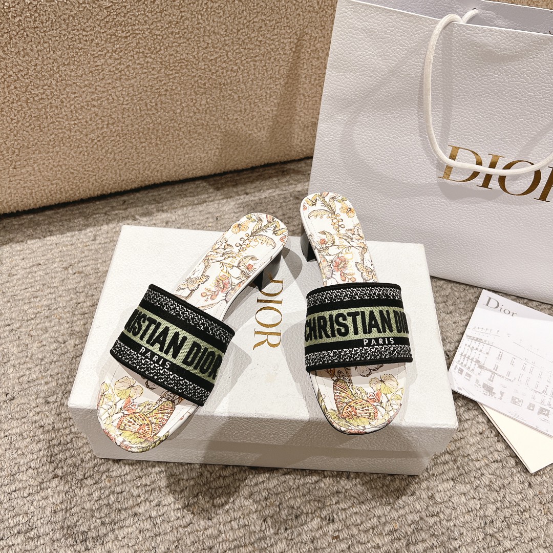 代购级别！经典迪奥logo电脑绣帆布方跟拖鞋，上乘美艳力作 dior专柜最火春夏系列 兼备气质 时尚 经
