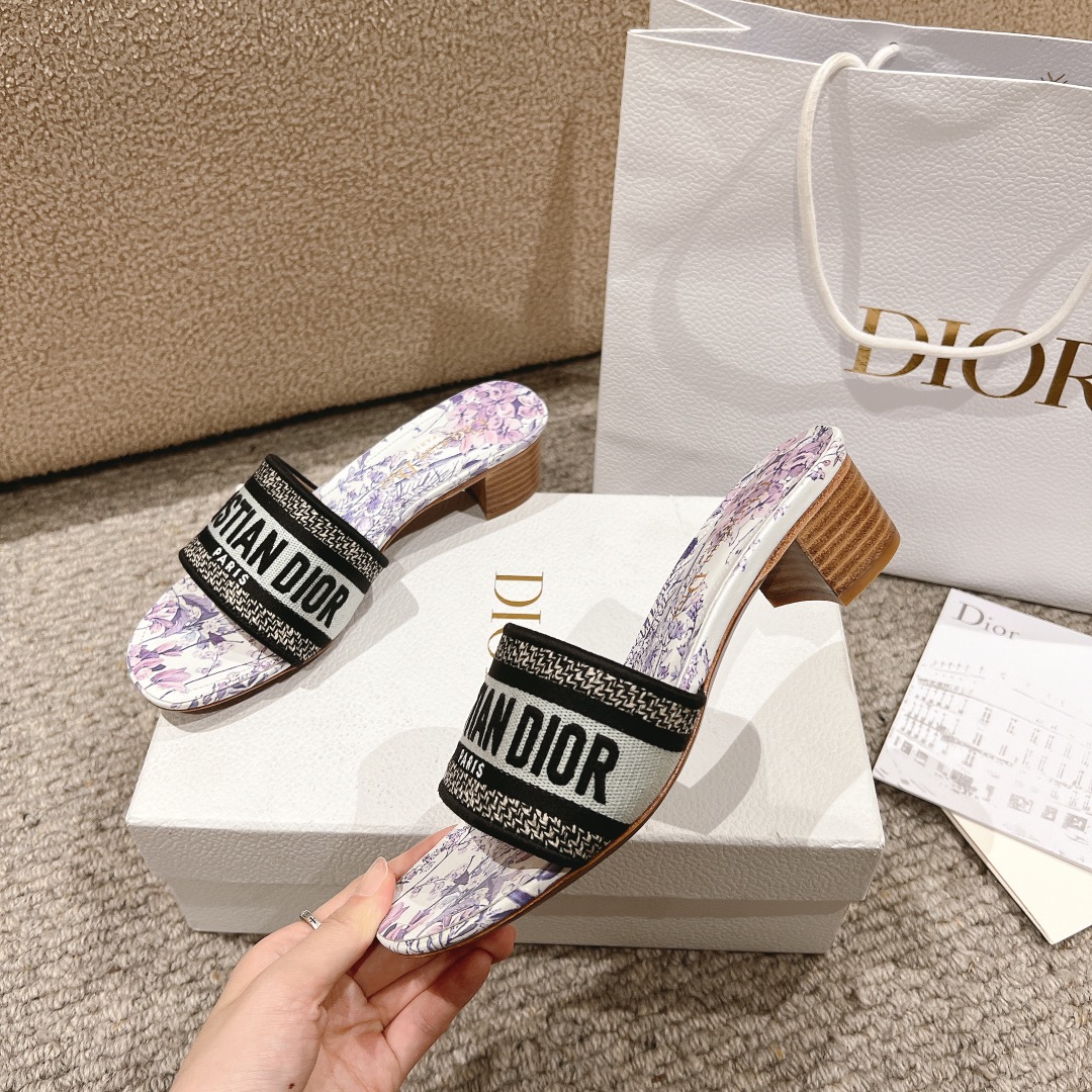 代购级别！经典迪奥logo电脑绣帆布方跟拖鞋，上乘美艳力作 dior专柜最火春夏系列 兼备气质 时尚 经
