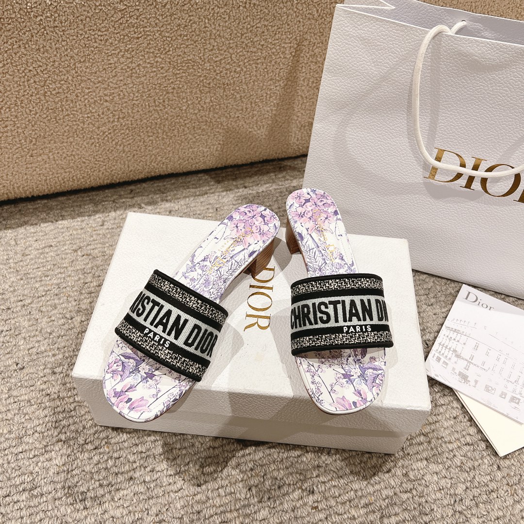 代购级别！经典迪奥logo电脑绣帆布方跟拖鞋，上乘美艳力作 dior专柜最火春夏系列 兼备气质 时尚 经
