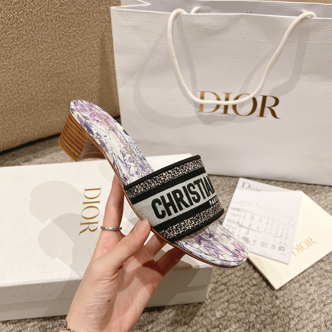 代购级别！经典迪奥logo电脑绣帆布方跟拖鞋，上乘美艳力作 dior专柜最火春夏系列 兼备气质 时尚 经