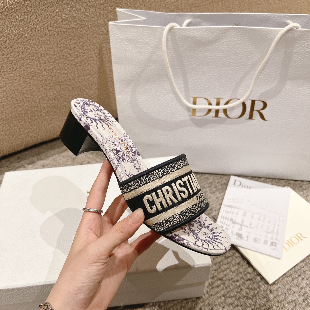 代购级别！经典迪奥logo电脑绣帆布方跟拖鞋，上乘美艳力作 dior专柜最火春夏系列 兼备气质 时尚 经