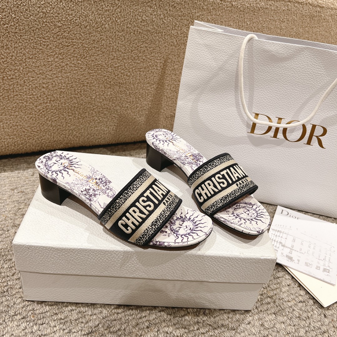 代购级别！经典迪奥logo电脑绣帆布方跟拖鞋，上乘美艳力作 dior专柜最火春夏系列 兼备气质 时尚 经