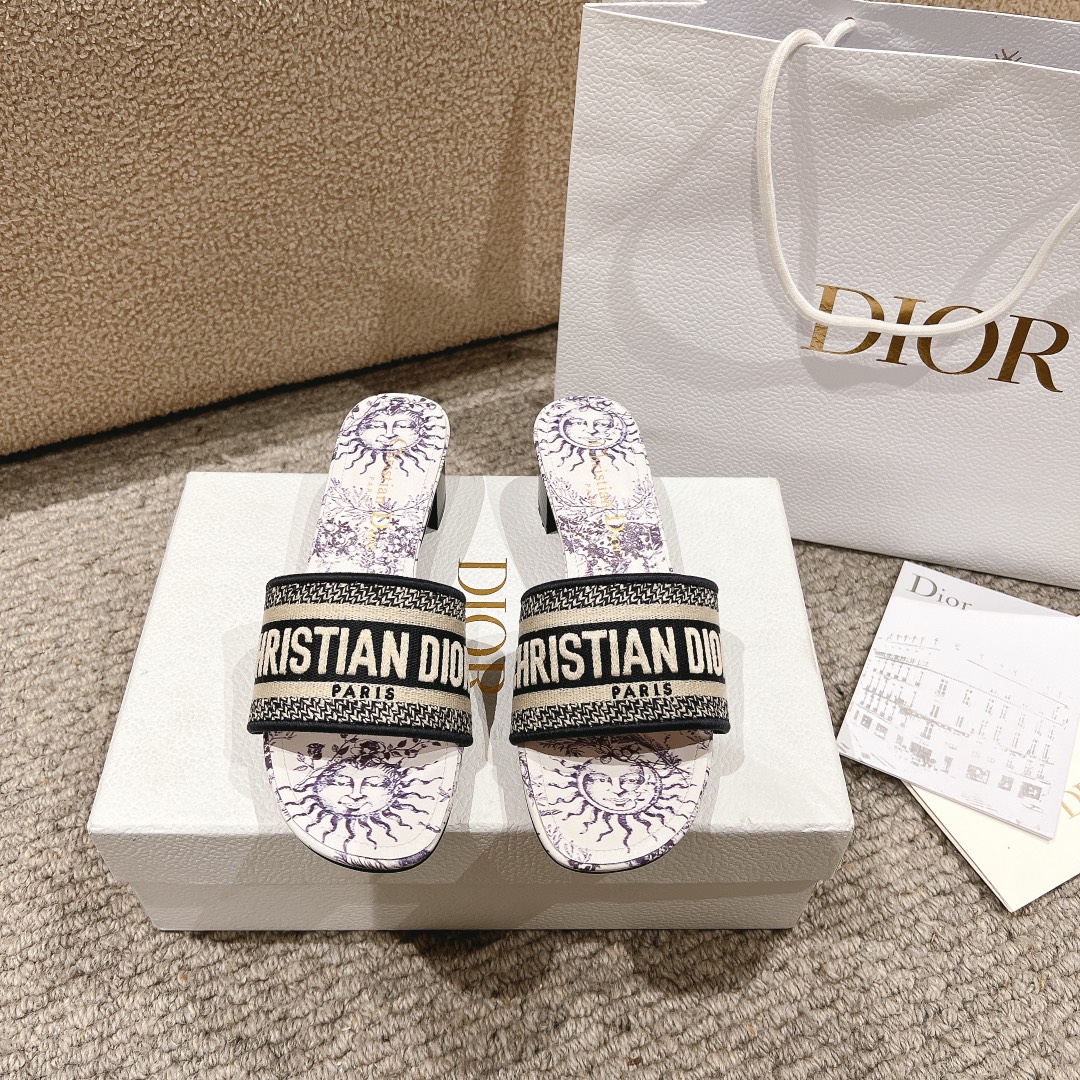 代购级别！经典迪奥logo电脑绣帆布方跟拖鞋，上乘美艳力作 dior专柜最火春夏系列 兼备气质 时尚 经