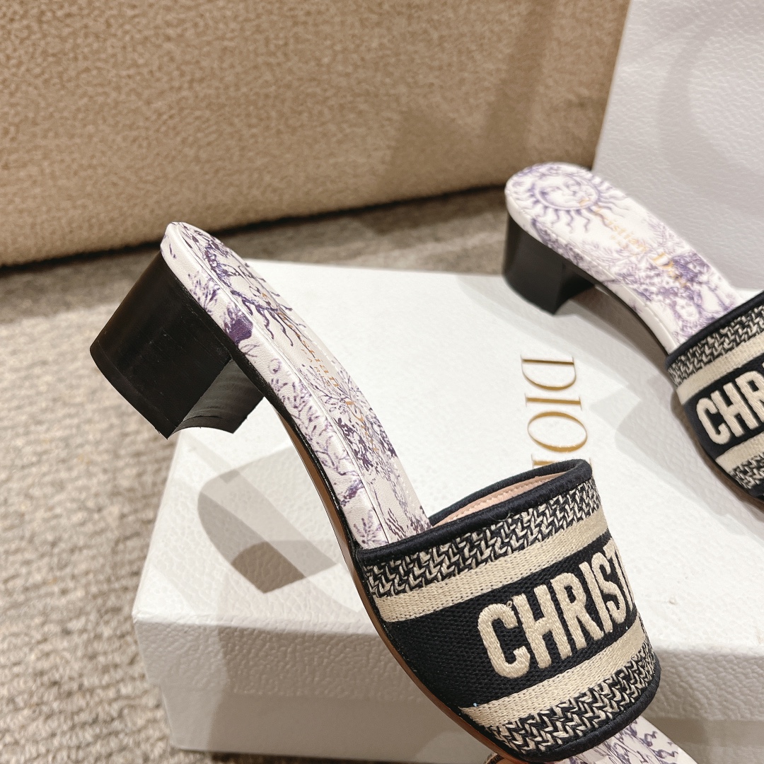 代购级别！经典迪奥logo电脑绣帆布方跟拖鞋，上乘美艳力作 dior专柜最火春夏系列 兼备气质 时尚 经