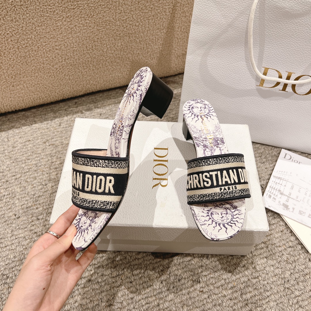 代购级别！经典迪奥logo电脑绣帆布方跟拖鞋，上乘美艳力作 dior专柜最火春夏系列 兼备气质 时尚 经
