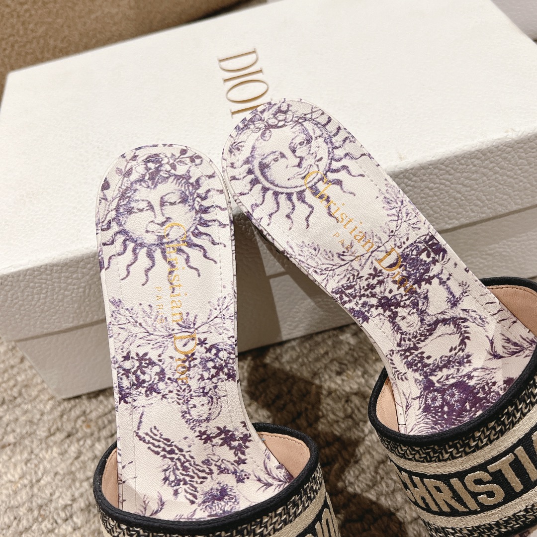 代购级别！经典迪奥logo电脑绣帆布方跟拖鞋，上乘美艳力作 dior专柜最火春夏系列 兼备气质 时尚 经