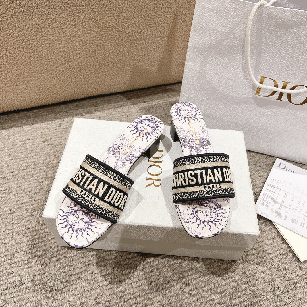 代购级别！经典迪奥logo电脑绣帆布方跟拖鞋，上乘美艳力作 dior专柜最火春夏系列 兼备气质 时尚 经