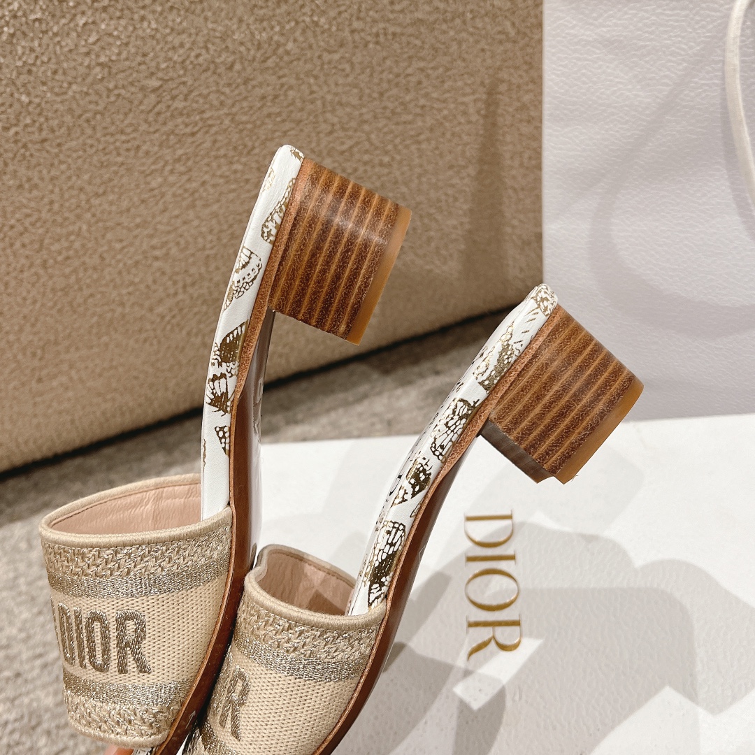 代购级别！经典迪奥logo电脑绣帆布方跟拖鞋，上乘美艳力作 dior专柜最火春夏系列 兼备气质 时尚 经