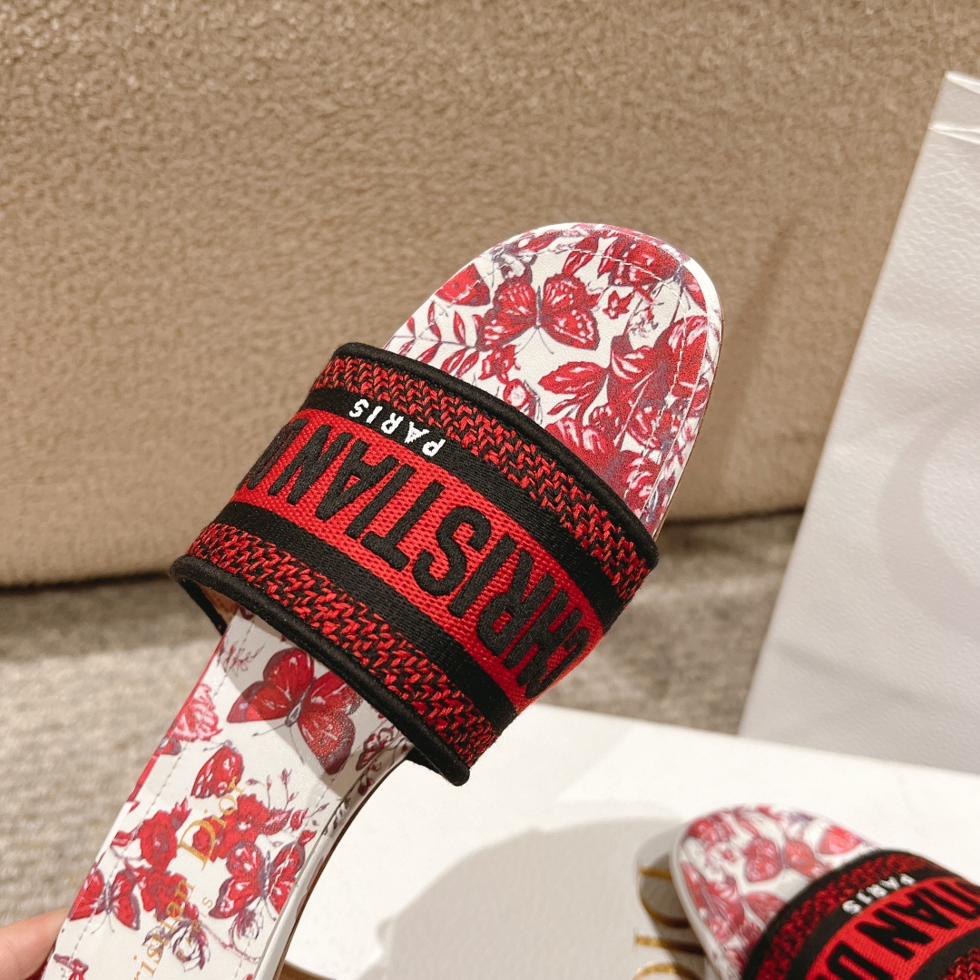 代购级别！经典迪奥logo电脑绣帆布方跟拖鞋，上乘美艳力作 dior专柜最火春夏系列 兼备气质 时尚 经