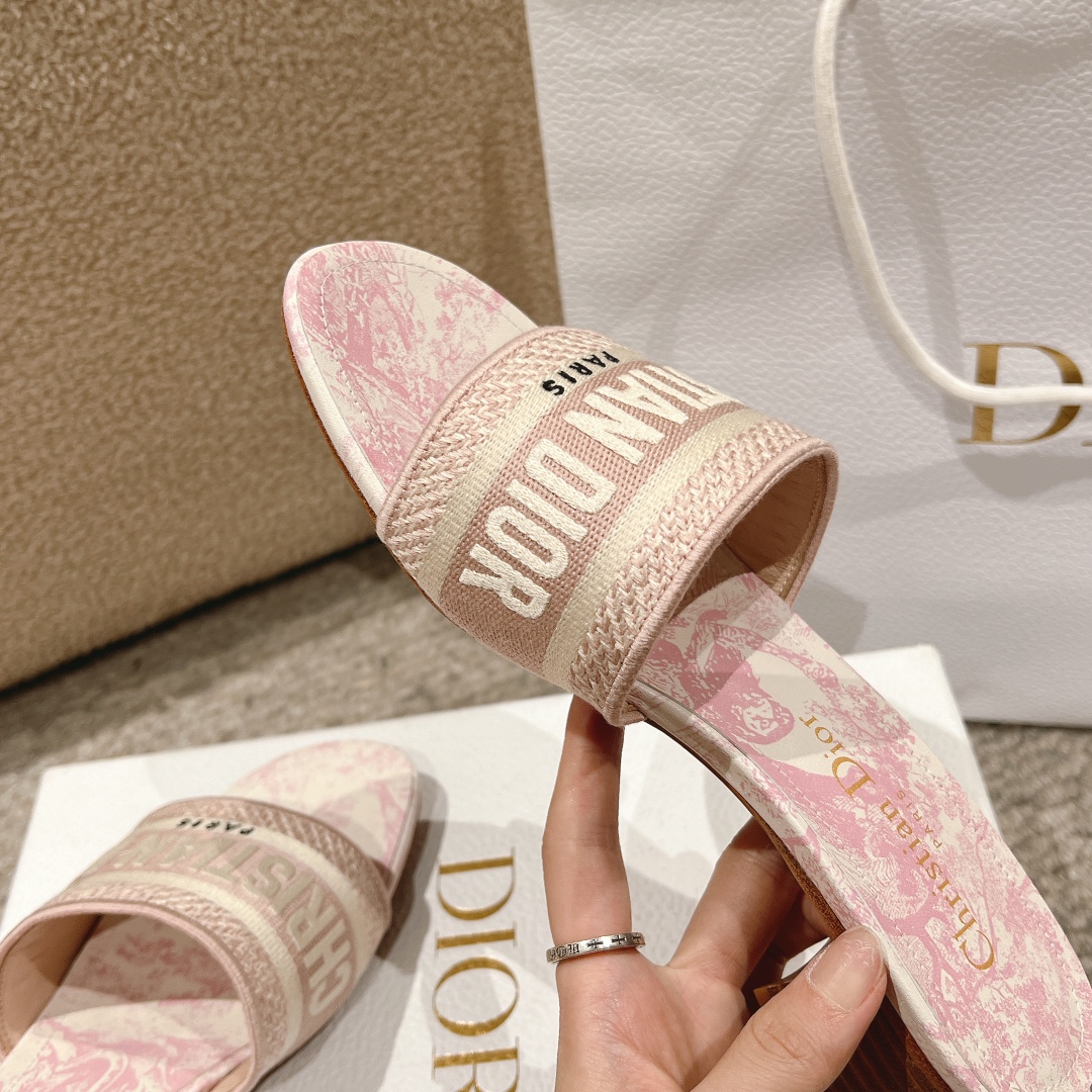 代购级别！经典迪奥logo电脑绣帆布方跟拖鞋，上乘美艳力作 dior专柜最火春夏系列 兼备气质 时尚 经